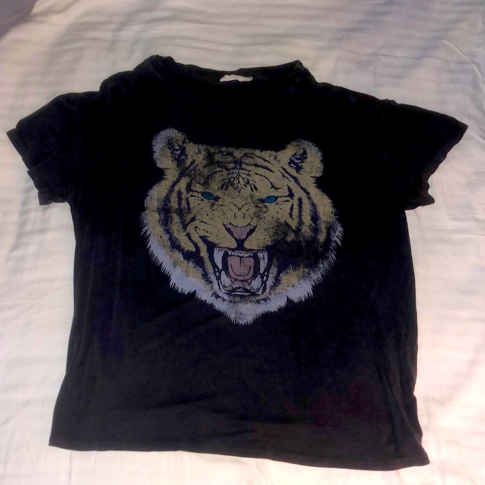 tiger graphic tee